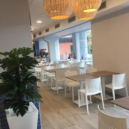 Ξενοδοχείο Rosamar & 4*s